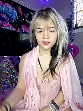 Snapshot of Cutiepiespanks chatting on 12/16/25, 09:09 Cutiepiespanks online show from 12/16/25, 09:09