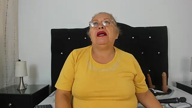 Keira Lennox online show from 11/15/25, 11:40