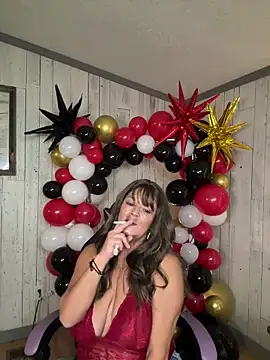 Snapshot of cowgirlc chatting on 11/23/25, 02:22 cowgirlc online show from 11/23/25, 02:22