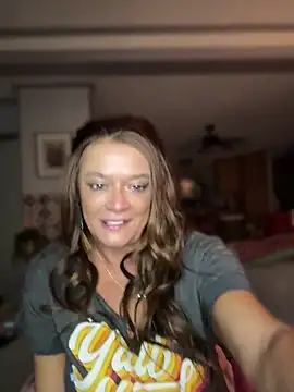 Snapshot of cowgirlc chatting on 04/18/26, 03:21 cowgirlc online show from 04/18/26, 03:21