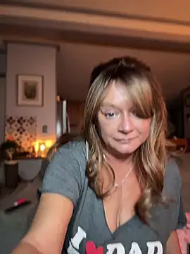 Snapshot of cowgirlc chatting on 05/13/26, 02:53 cowgirlc online show from 05/13/26, 02:53