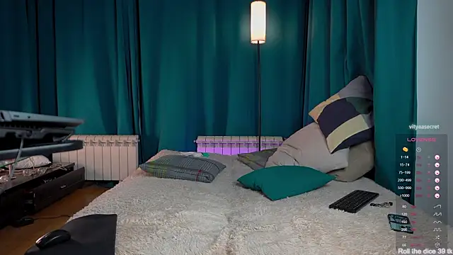 VIktorSecret online show from 12/22/25, 03:47