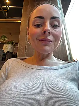 EmaSalis online show from 01/19/25, 04:25