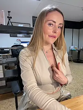 EmaSalis online show from 03/03/25, 09:33