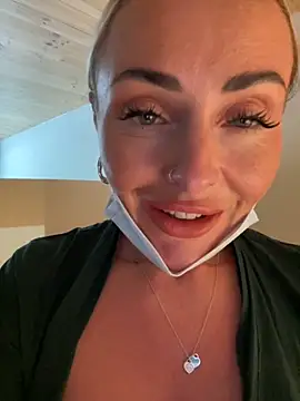 EmaSalis online show from 09/10/25, 11:21