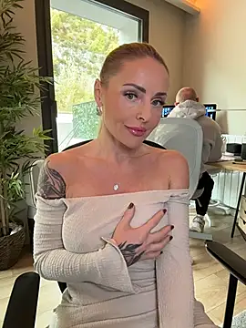 EmaSalis online show from 11/10/25, 11:09