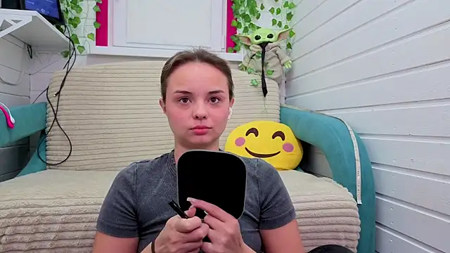 Snapshot of Misss_Vikk chatting on 11/09/25, 06:01 Misss Vikk online show from 11/09/25, 06:01