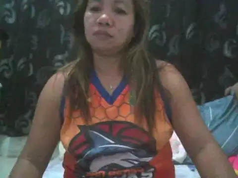 Snapshot of xiarrah12 chatting on 11/20/25, 07:35 xiarrah12 online show from 11/20/25, 07:35