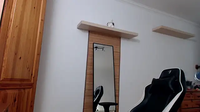 Snapshot of Lisakisss chatting on 03/06/25, 07:57 Lisakisss online show from 03/06/25, 07:57