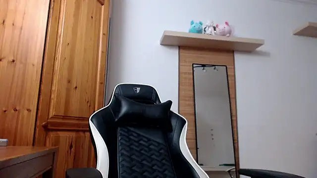 Snapshot of Lisakisss chatting on 10/08/25, 07:33 Lisakisss online show from 10/08/25, 07:33