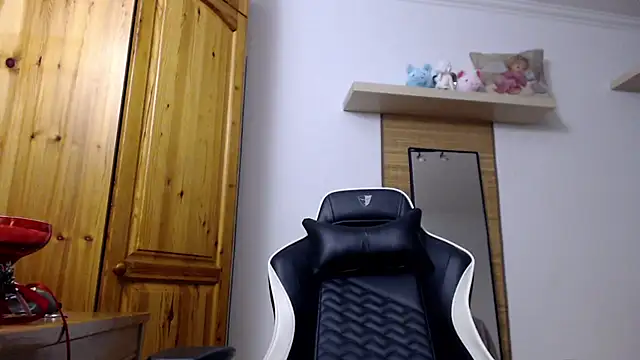 Snapshot of Lisakisss chatting on 11/25/25, 07:58 Lisakisss online show from 11/25/25, 07:58