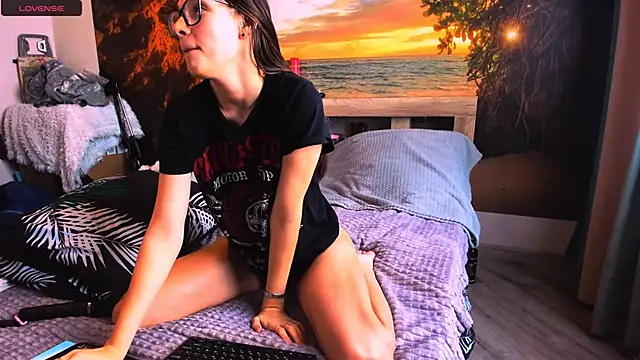 MollyLollipop online show from 02/05/25, 06:35