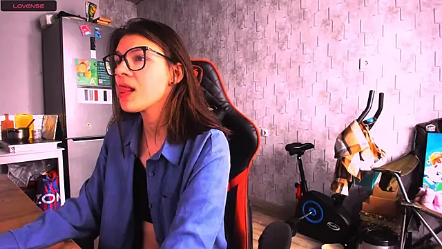 MollyLollipop online show from 03/17/25, 04:29