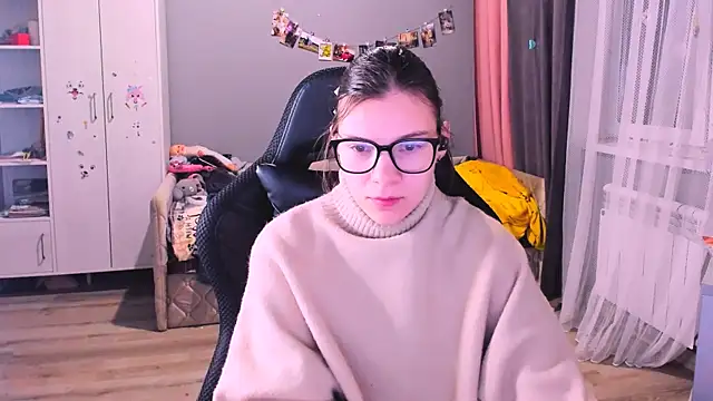 MollyLollipop online show from 12/16/25, 01:43