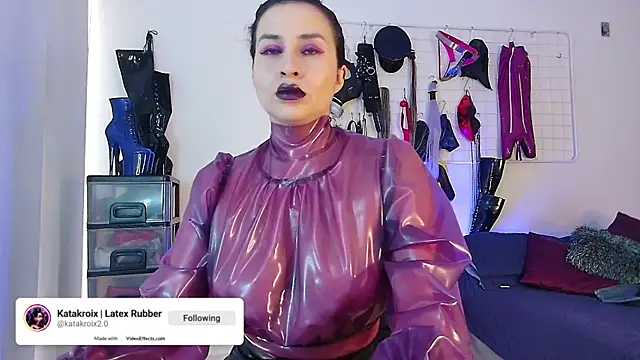 Snapshot of mylatexpleasure chatting on 11/08/25, 08:07 mylatexpleasure online show from 11/08/25, 08:07