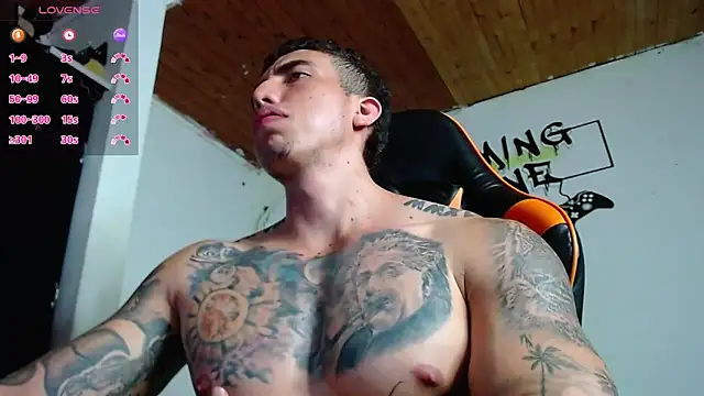 Snapshot of Adam_Hudsond chatting on 12/18/24, 10:35 Adam Hudsond online show from 12/18/24, 10:35