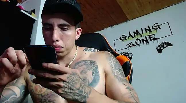 Snapshot of Adam_Hudsond chatting on 12/21/24, 11:45 Adam Hudsond online show from 12/21/24, 11:45