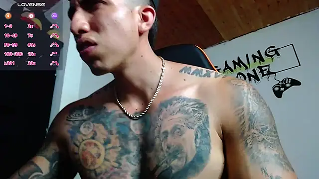 Snapshot of Adam_Hudsond chatting on 01/25/25, 09:25 Adam Hudsond online show from 01/25/25, 09:25