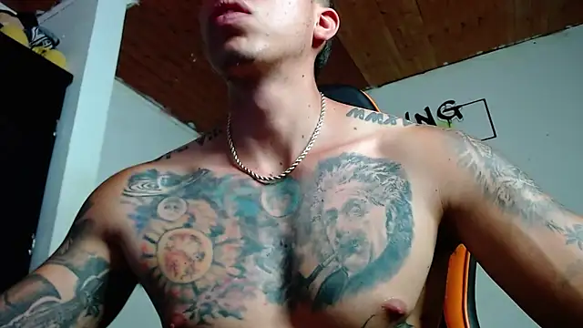 Snapshot of Adam_Hudsond chatting on 02/04/25, 12:33 Adam Hudsond online show from 02/04/25, 12:33