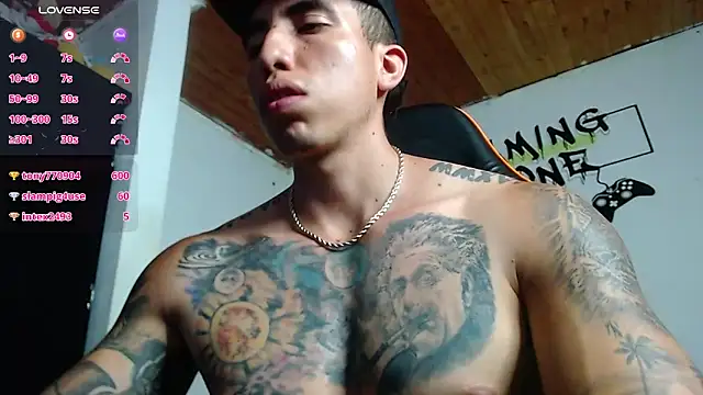 Snapshot of Adam_Hudsond chatting on 02/14/25, 09:10 Adam Hudsond online show from 02/14/25, 09:10