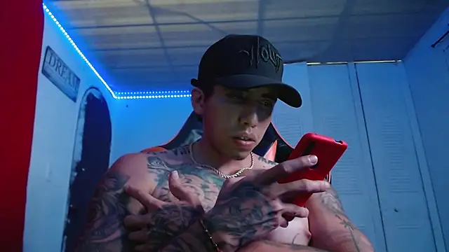 Snapshot of Adam_Hudsond chatting on 03/15/25, 10:44 Adam Hudsond online show from 03/15/25, 10:44