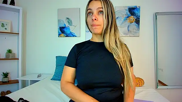 Isabella Harley online show from 03/19/26, 01:15