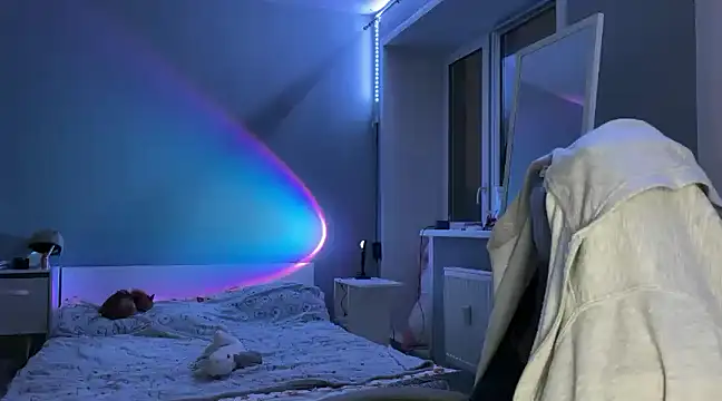 Uniarten online show from 12/29/24, 07:00