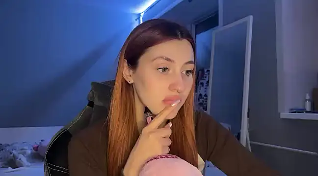 Uniarten online show from 01/22/25, 06:31