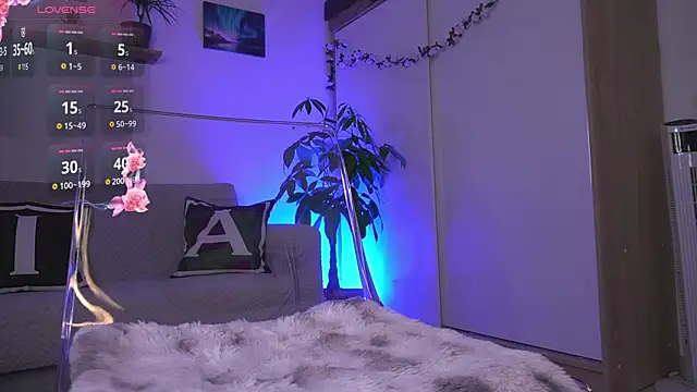 Snapshot of lildiaa chatting on 11/25/25, 10:48 lildiaa online show from 11/25/25, 10:48