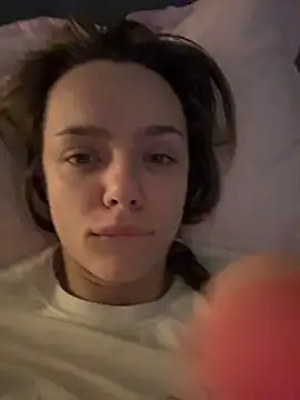 Snapshot of Kylie_Desire chatting on 11/15/25, 11:32 Kylie Desire online show from 11/15/25, 11:32