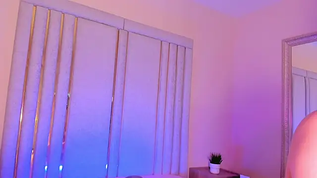 Snapshot of Saekohofman chatting on 11/14/25, 04:11 Saekohofman online show from 11/14/25, 04:11