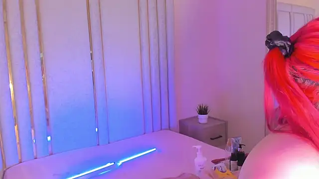 Snapshot of Saekohofman chatting on 11/15/25, 04:10 Saekohofman online show from 11/15/25, 04:10