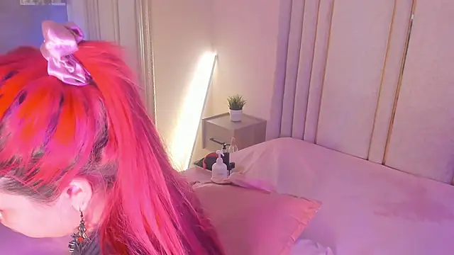 Snapshot of Saekohofman chatting on 12/04/25, 04:11 Saekohofman online show from 12/04/25, 04:11