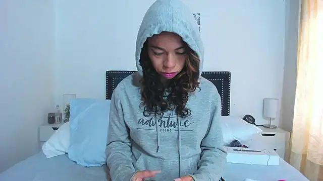 ZulyMichels online show from 02/11/25, 03:51