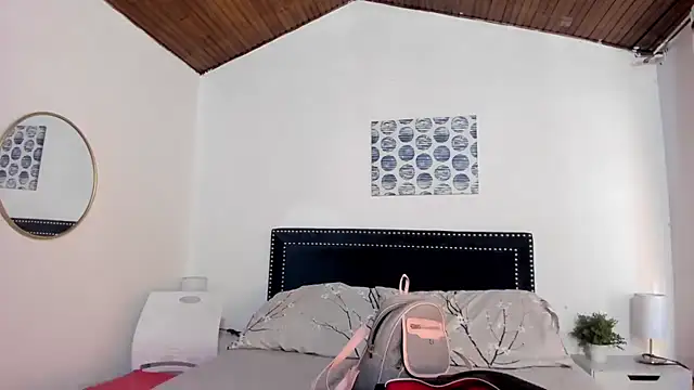 ZulyMichels online show from 11/01/25, 01:13