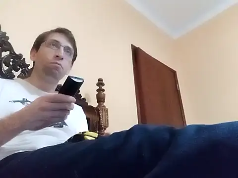 Snapshot of White_rabbit_ chatting on 12/16/24, 03:22 White rabbit  online show from 12/16/24, 03:22