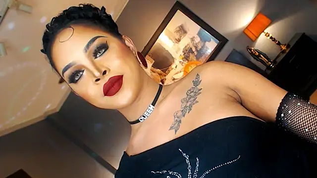 Snapshot of MarryQueen22 chatting on 11/25/25, 01:16 MarryQueen22 online show from 11/25/25, 01:16