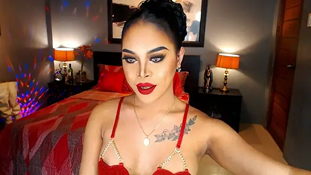 Snapshot of MarryQueen22 chatting on 11/28/25, 01:30 MarryQueen22 online show from 11/28/25, 01:30