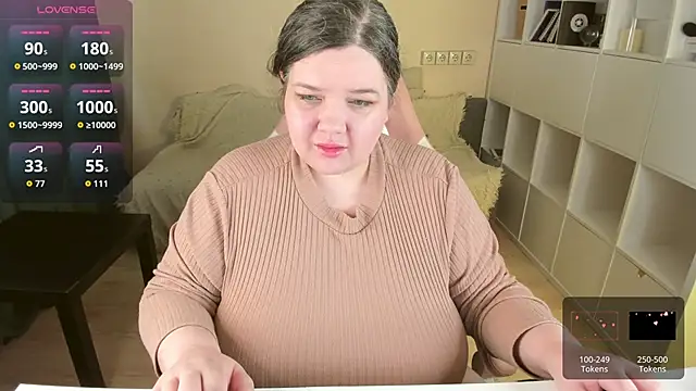 Snapshot of PlumPie chatting on 09/14/25, 10:36 PlumPie online show from 09/14/25, 10:36