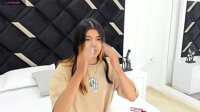 Snapshot of Girl_Cherry chatting on 09/27/25, 11:37 Girl Cherry online show from 09/27/25, 11:37