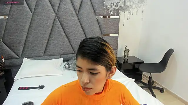 Snapshot of Girl_Cherry chatting on 10/07/25, 11:29 Girl Cherry online show from 10/07/25, 11:29