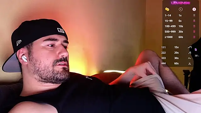 Snapshot of DominantTheo chatting on 12/02/24, 02:53 DominantTheo online show from 12/02/24, 02:53