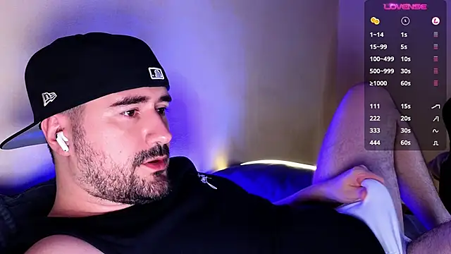 Snapshot of DominantTheo chatting on 12/20/24, 03:14 DominantTheo online show from 12/20/24, 03:14