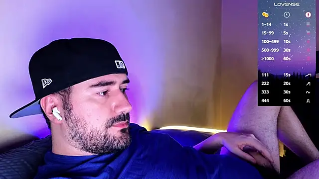 Snapshot of DominantTheo chatting on 01/12/25, 02:24 DominantTheo online show from 01/12/25, 02:24