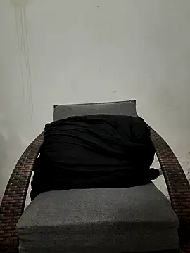 Snapshot of VIC22SECRET chatting on 10/17/25, 01:09 VIC22SECRET online show from 10/17/25, 01:09