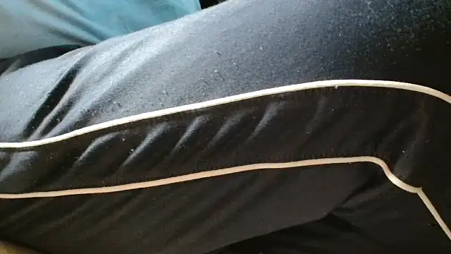 Snapshot of blow2gold chatting on 11/03/25, 06:42 blow2gold online show from 11/03/25, 06:42