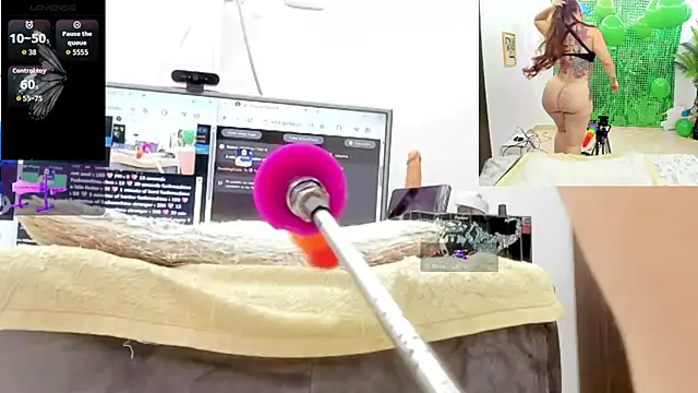 Paulina Davis  online show from 03/21/26, 08:19