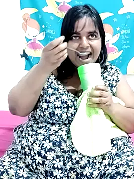 SusanaEshwar online show from 02/24/26, 12:08