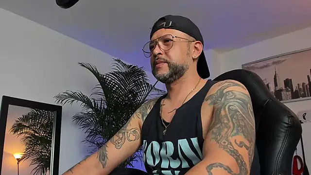 MrFrank tattoo online show from 01/29/25, 07:11