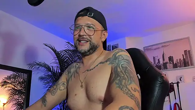 MrFrank tattoo online show from 01/30/25, 01:22